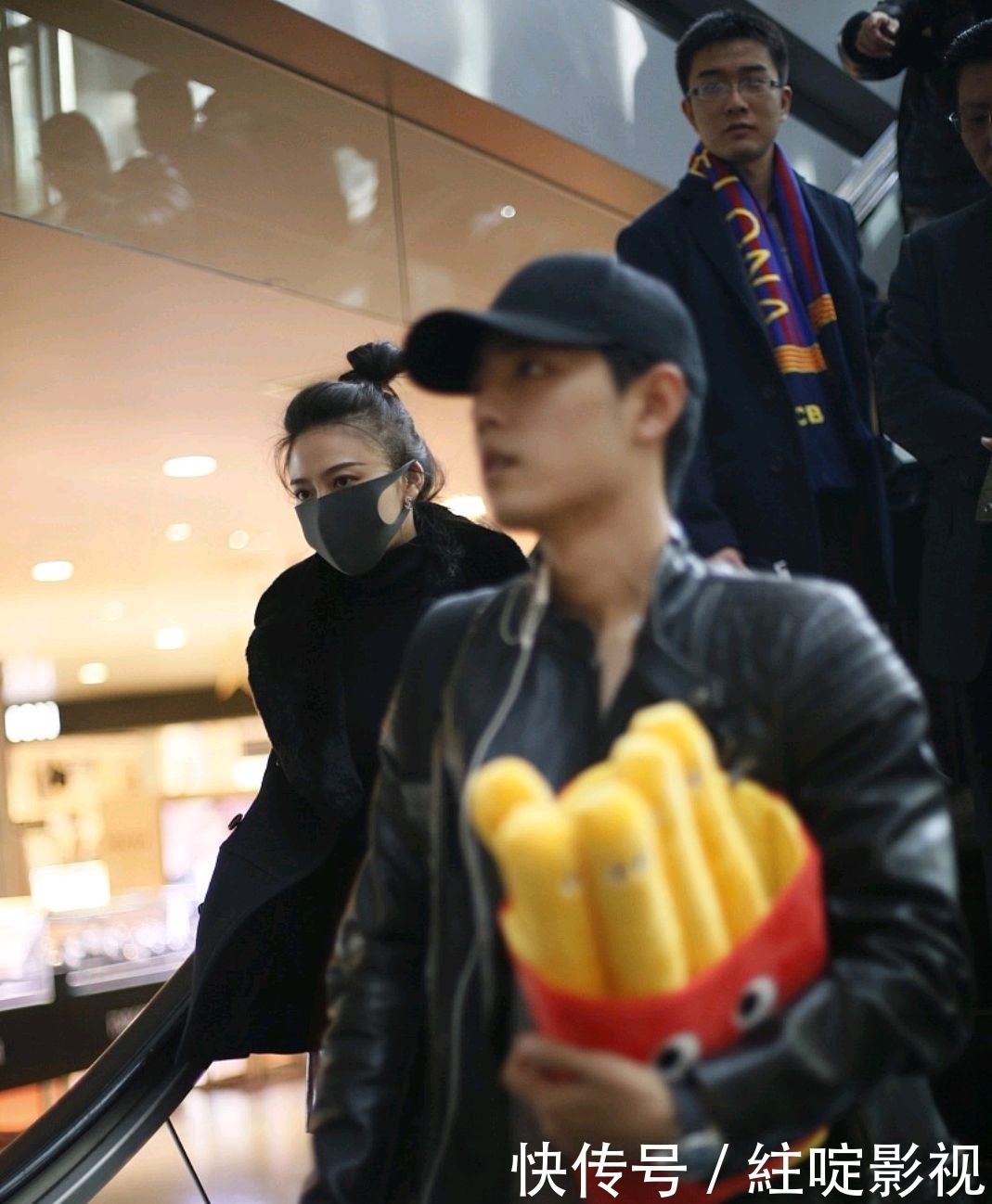 肖战被质疑过气?《冬梦之约》收视率崩盘,但直播观看人数破百万