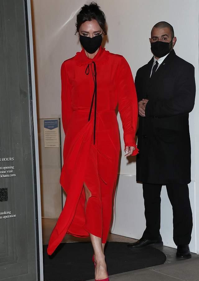 走路|颂乐写真色调简约时尚大气,贝嫂红裙精致靓丽粉色高跟走路带风