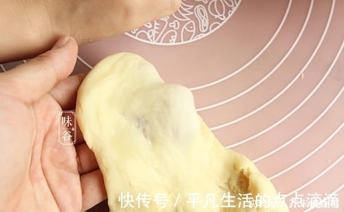 芝麻|这早餐我家隔三差五就吃,不用烤箱,不用1滴水,比包子馒头好吃