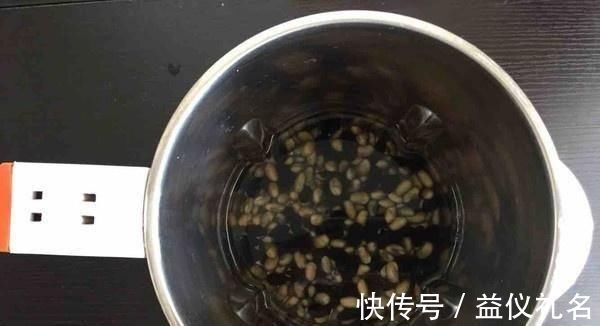 滋养|女人绝经老得快，偷偷吃点“它”，补充雌激素，滋养卵巢显年轻