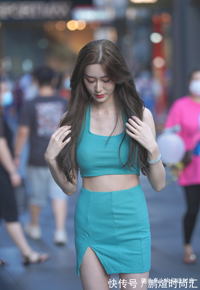 包臀裙 苗条女生的时尚穿搭,选择清爽的“包臀裙”,展现成熟魅力!