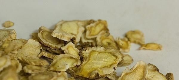 血栓|黄芪的“绝佳拍档”被发现,一起泡水喝,不仅养肝还能改善血栓