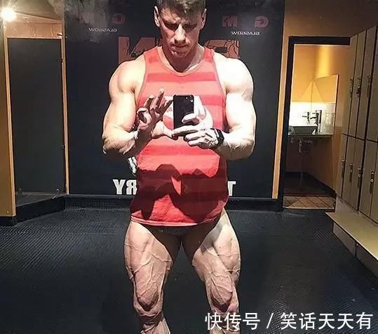 冠军|26岁健美冠军，小腿突发意外，体脂太低是“原罪”