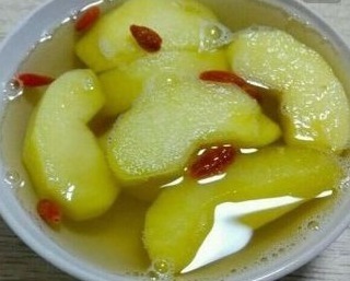 胃肠道|坚持吃一个煮熟的苹果,不出半月,身体会悄悄发生2大变化!