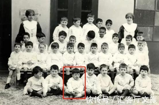 金马桶!三根香蕉卖到上百万?网友:这位国宝级艺术家太牛了!