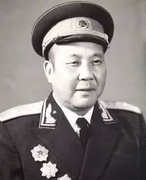 炮神|三炮救长征!“炮神”赵章成的传奇堪称经典