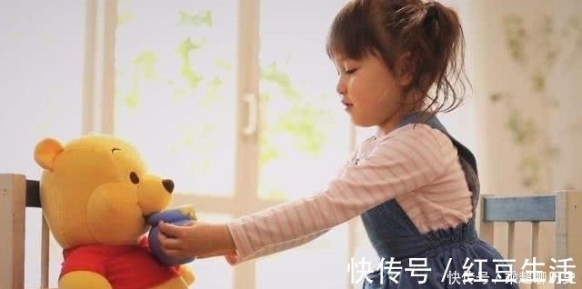 光电梯|大学教授怒斥家长“接送”现象,直言迟早会毁了孩子,被家长吐槽