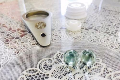 员工|茅台酒瓶口珠子是玻璃还是水晶?茅台内部员工这样透漏,这两颗珠子有啥用呢