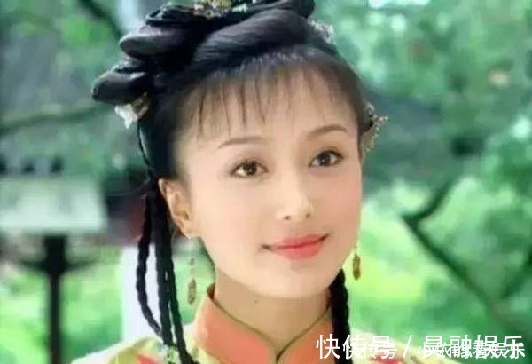 才子们@少女一上联:“午朝门外,排两班,文文武武”,乞丐一下联,绝了