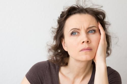 体毛|有的女性体毛旺盛，有的却“光秃秃”，你知道其中原因吗？