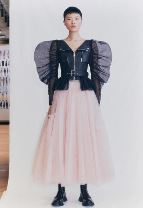 欧根纱是高档布料吗？不是，就是普通面料，做婚纱常用