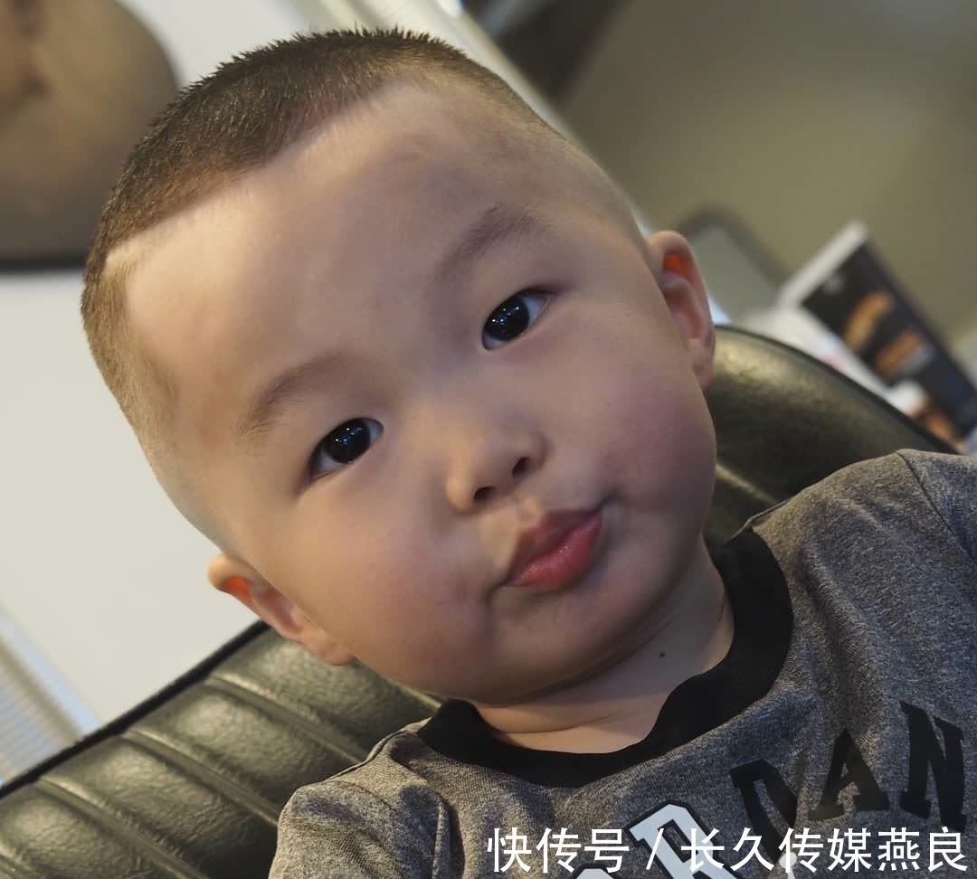 短碎发 小男孩发型别乱选,剪这5种就对了,帅气有型很时尚
