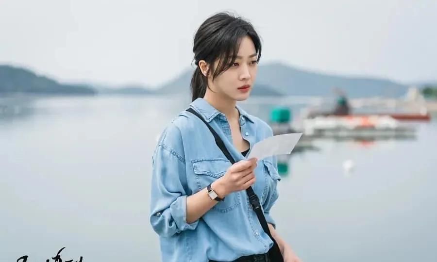  彪悍|告别又傻又弱，今年的韩剧女主角彪悍到抢男警饭碗了！