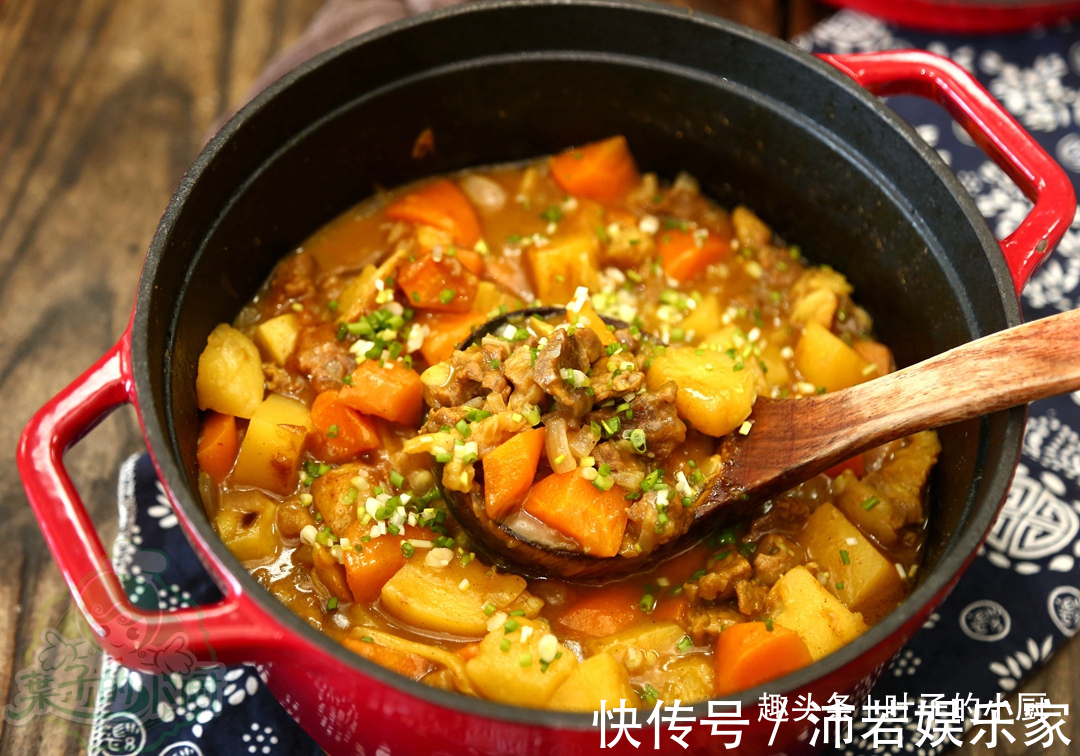 土豆炖牛肉|土豆炖牛肉,30年大厨支招只要加上此物,七大姑八大姨抢着吃
