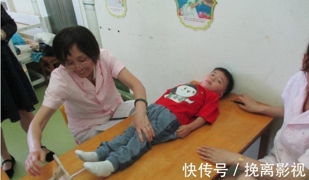 医师|8岁小孩出现贫血,两年不长个,儿科医师提醒:家长多给孩子补铁