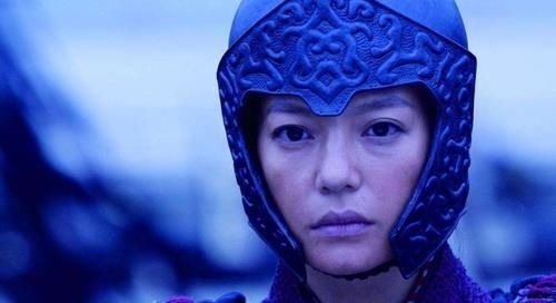 鹅蛋脸 方脸适合什么发型?想给方脸 “削骨”并不难,3步教大家选发型