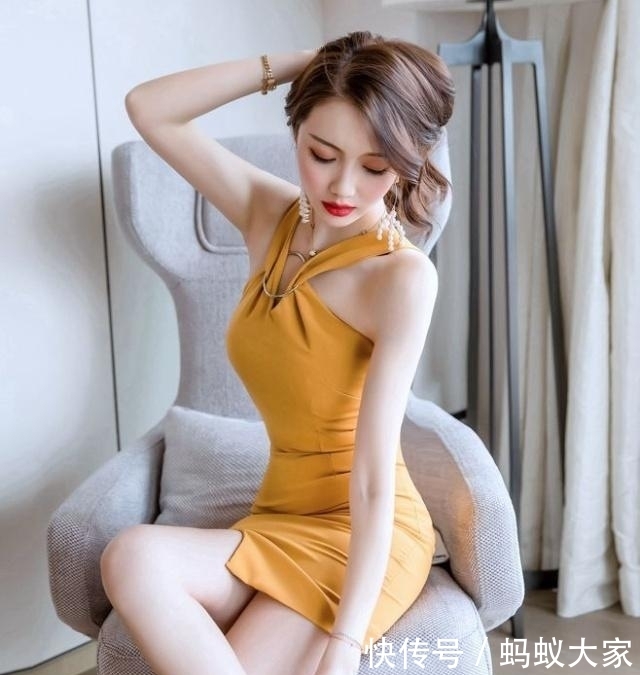 暴露|街拍: 性感就一定要穿着暴露吗?气质很重要