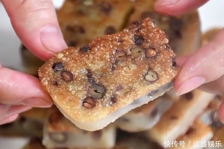 天冷多吃红豆,健胃生津,增强抵抗力,做成糯米糕,家人抢着吃
