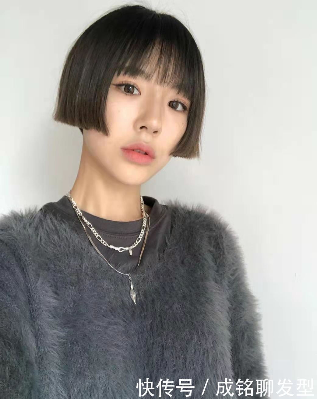 空气刘海|圆脸女生千万别剪齐嘴短发,尽管显脸瘦也很时尚,不适合也是白搭