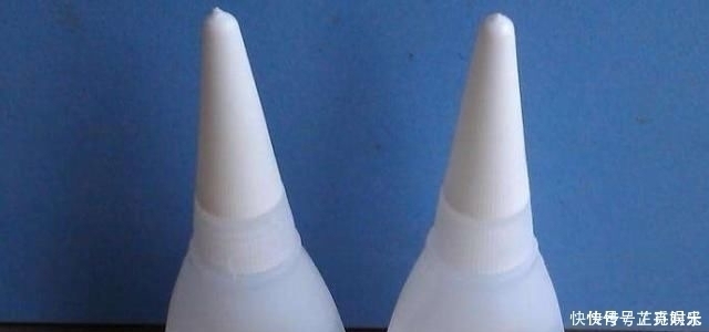 3岁男孩误食502胶水，妈妈下意识动作，获医生称赞平时没少读书