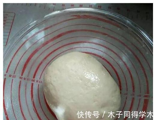 复刻童年牛肉饼：外酥里嫩，咬一口直掉渣，一次做一锅不够吃！