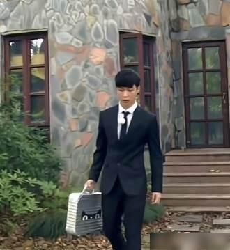 極限挑戰(zhàn)|張藝興退出極限挑戰(zhàn)原因曝光,觀眾喊話嚴(yán)敏你給我回來