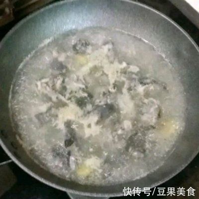 乌鸡|#我的养生日常-远离秋燥#乌鸡山药汤