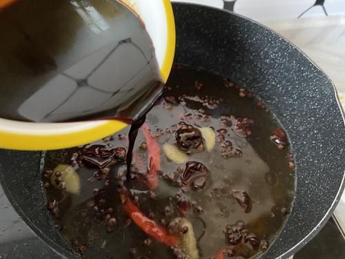  追剧小零食这样做，麻辣鲜香，超过瘾，省钱又美味，好吃到吮手指