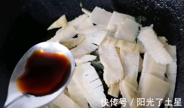 雪菜|和我一起做雪菜炒冬笋,简直惊艳了你的味蕾,让你吃到流口水!