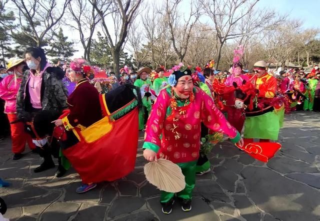  大饱眼福！锣鼓、秧歌、大戏、变脸齐上阵，让你一次看过瘾！