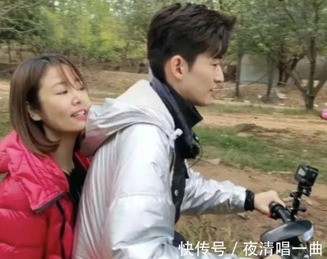 刘涛|张翰现身小村庄,骑电瓶车载林心如,和路人聊天超热情