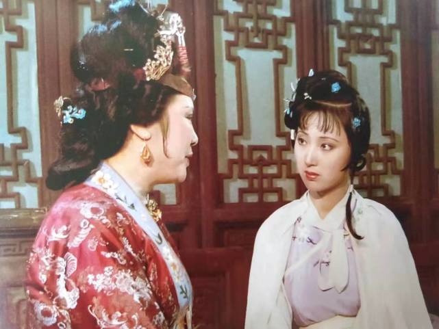 林黛玉&林黛玉初进贾府“步步留心”,体现在哪里?用五个场景告诉你