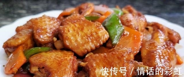 营养物质|为什么摔了一跤就骨折?建议:50岁后,3种肉要舍得吃,补充营养