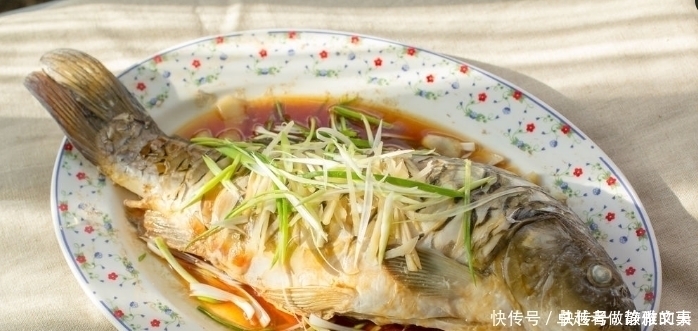 做蒸鱼,千万不能放这种调料,很多人都做错了,鱼肉又干又柴还腥