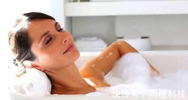 胎儿|过来人告诉你孕期洗澡3个部位别去搓,会伤到胎宝宝