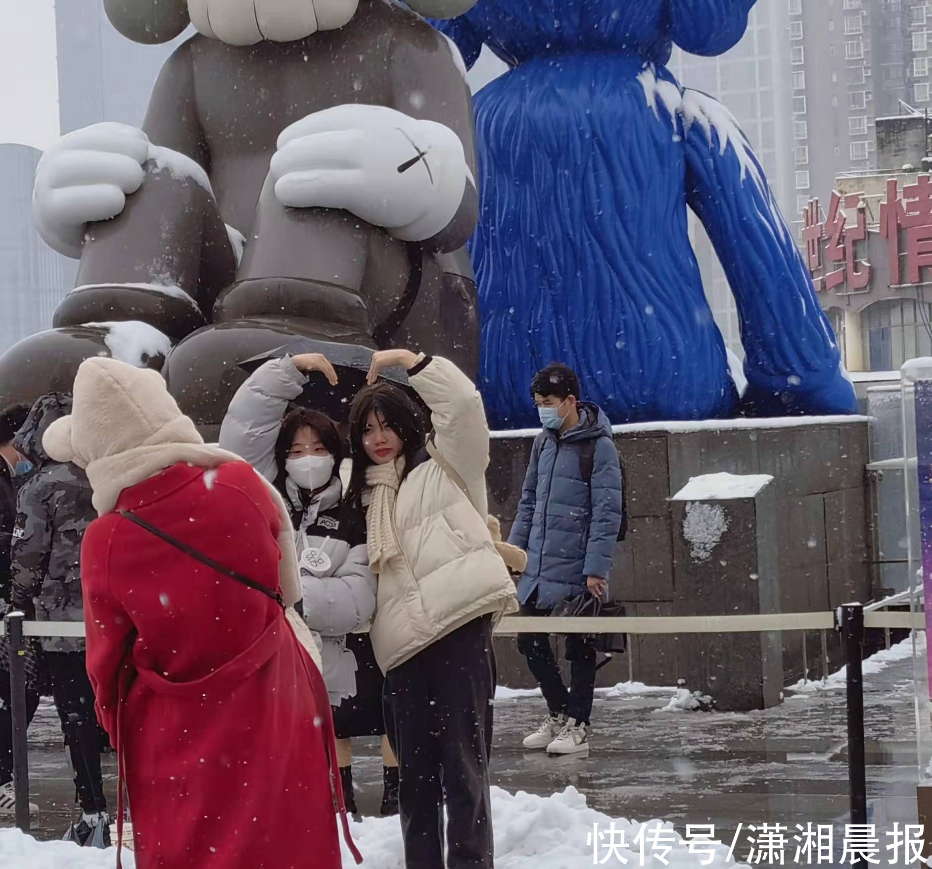 长沙下大雪，大街小巷“打起来了”