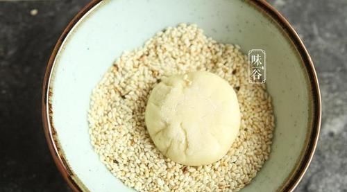 家人最近就迷这早餐，三天两头喊我做，不用烤箱，出锅比包子还香