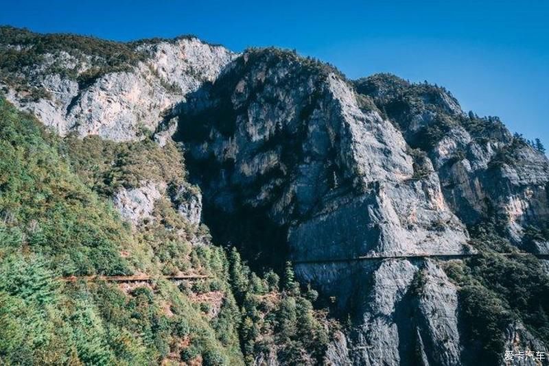 跨越雪山，寻找消失地平线上的巴拉格宗