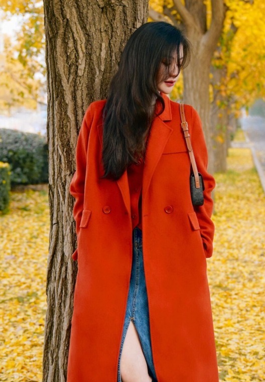 皮革 冬季,大衣别配百褶裙了,试试这几条流行款,遮肉显瘦还耐看!