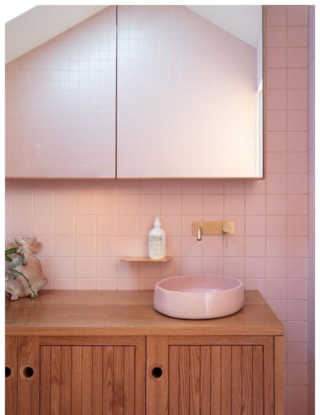 卧室|别墅外观设计就被迷住了,进去参观就怕迷路!空间运用的太聪明了