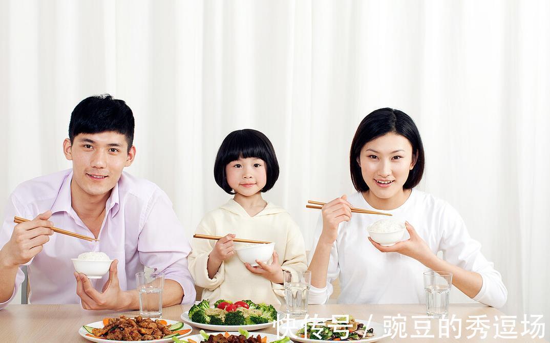 大鱼大肉|孩子身高不达标?家长别急!督促孩子做好4件事,孩子长高不是梦