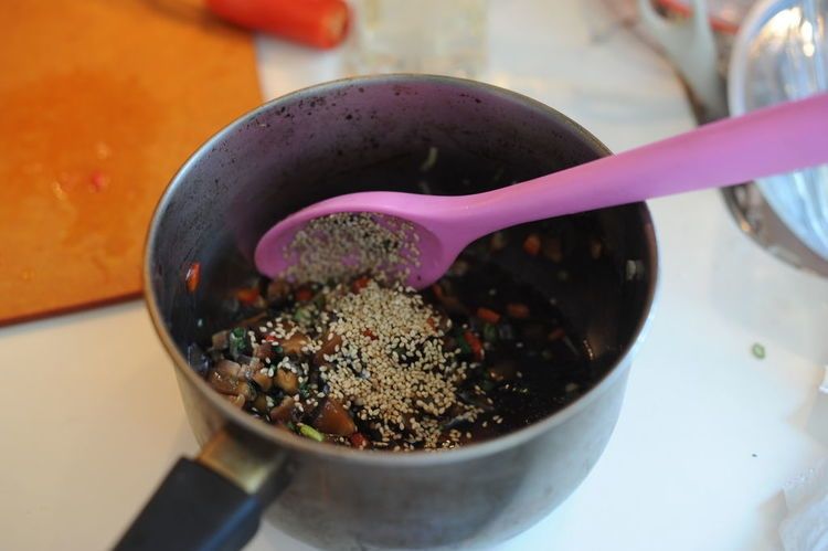 好吃到跺脚的豉香香菇豆芽饭，在家就能做，每次都边做边流口水