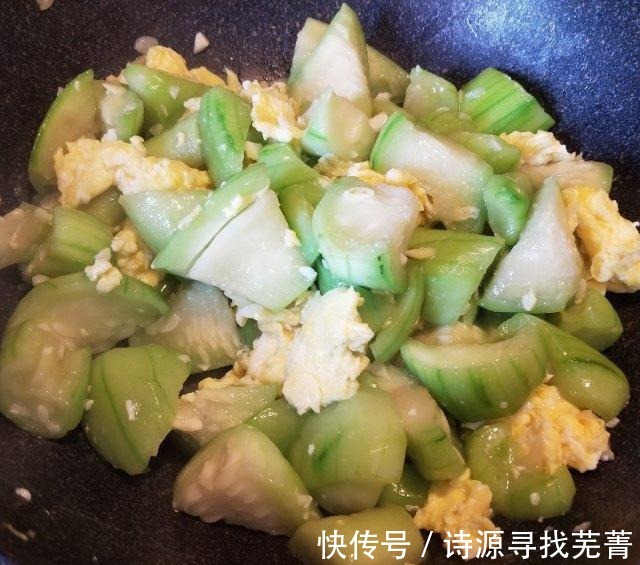 清甜|丝瓜炒鸡蛋,清甜小炒,简单快速!