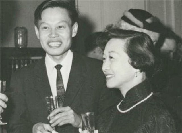 杜聿明#2004年,杨振宁和启功谈书法:我岳父杜聿明的字也很好