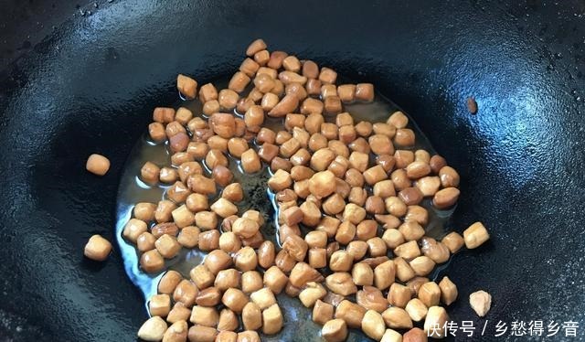 面丁儿素馅饺子的做法,简单又好吃!