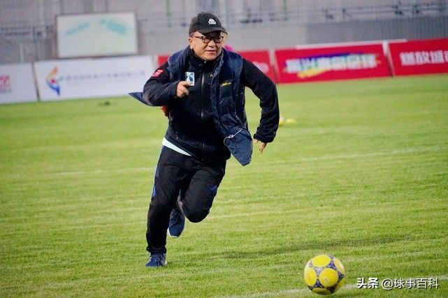 归化|嘴硬?董路暗示归化球员不防守 他们踢不了国足首发