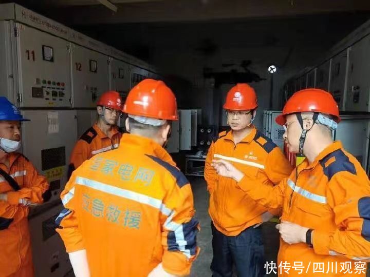 队员们|成都电力抢险队抵达河南 全力投入抢修工作