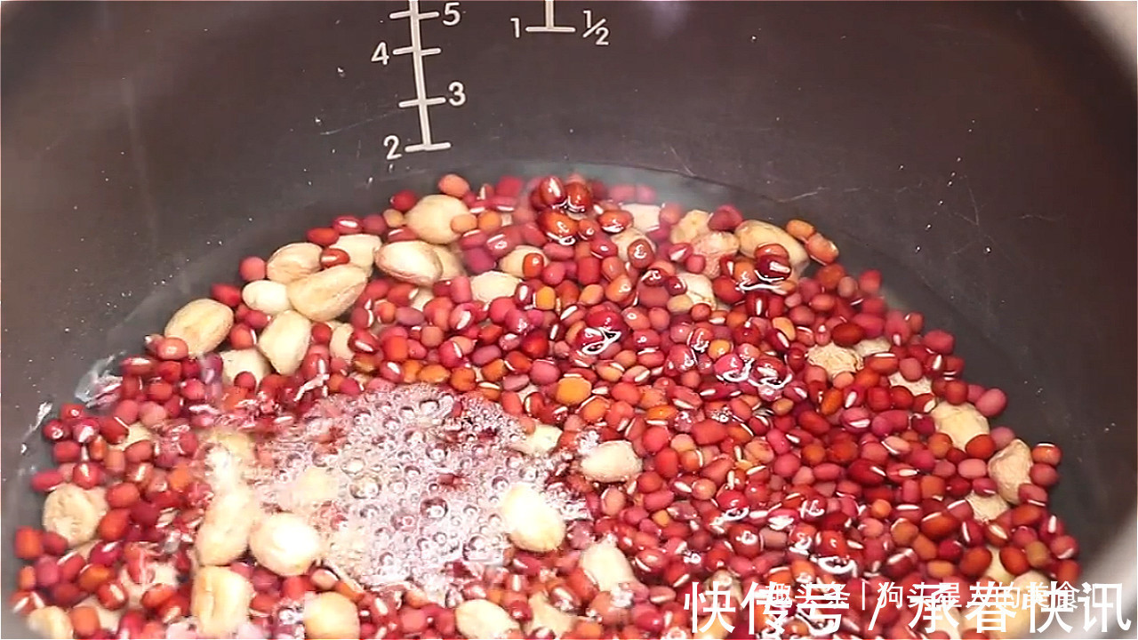 水晶|红豆不要炒豆沙了,教你一道水晶杂粮包,软糯香甜,好吃不胖