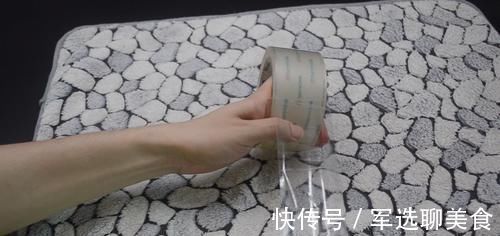 无论地垫多脏多旧，立马学会这窍门，污渍灰尘自动脱落，太实用了