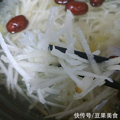 雪梨|银耳雪梨红枣羹（清肺佳品）